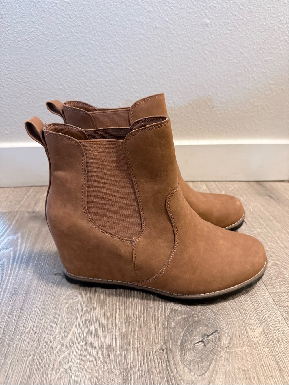Universal Thread Women's Tan Wedge Chelsea Booties